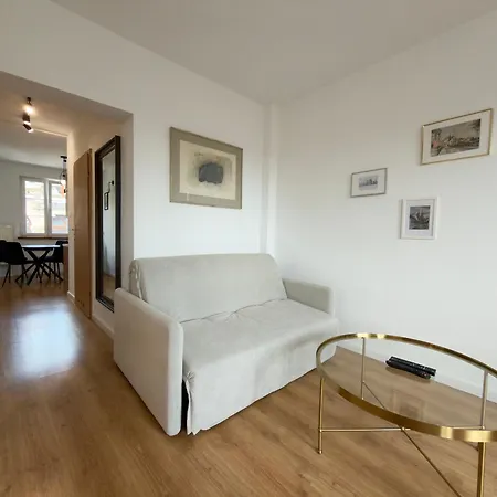 Centre By Bookinghost Apartman *